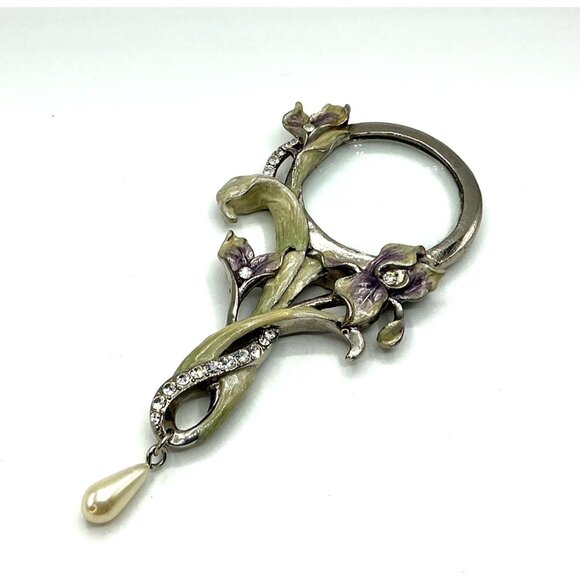 Vintage-Inspired Floral Magnifying Glass With Rhinestones and Pearl Drop Accent - Picture 4 of 5